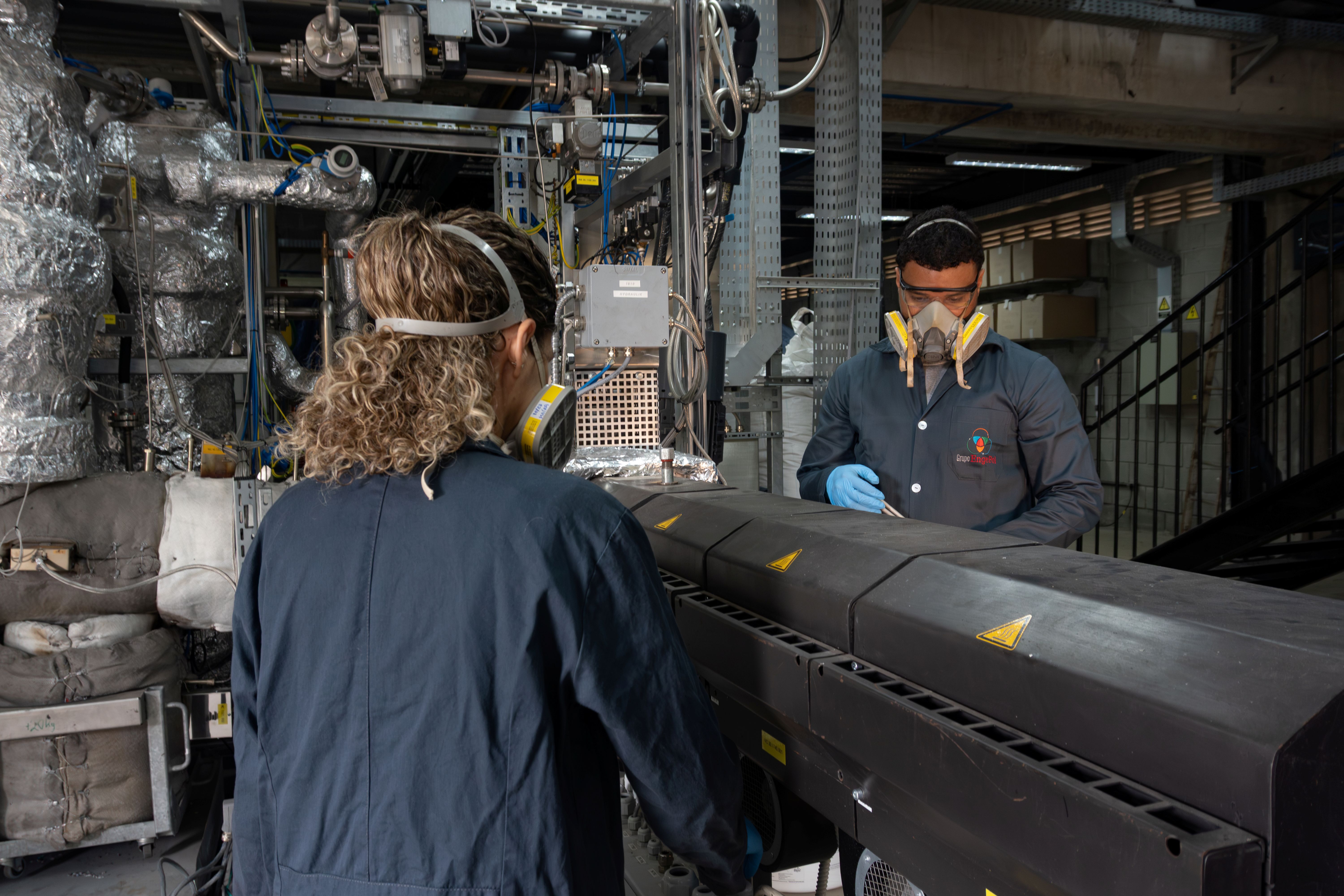 Planta piloto de reciclagem química de plásticos